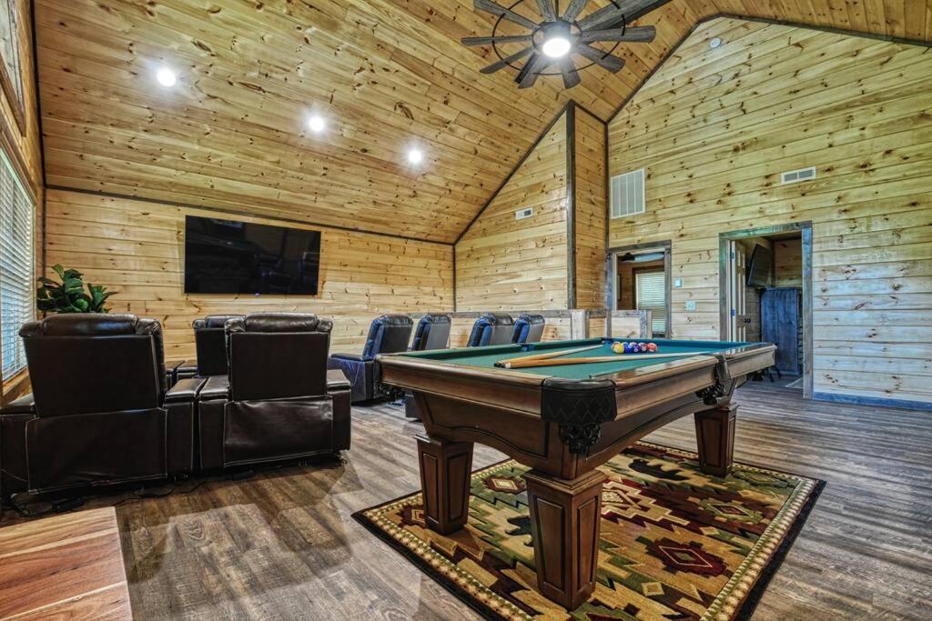 Adventure Retreat/Cabin/Pool+Hot Tub/Game Room+Theater Sevierville Zewnętrze zdjęcie