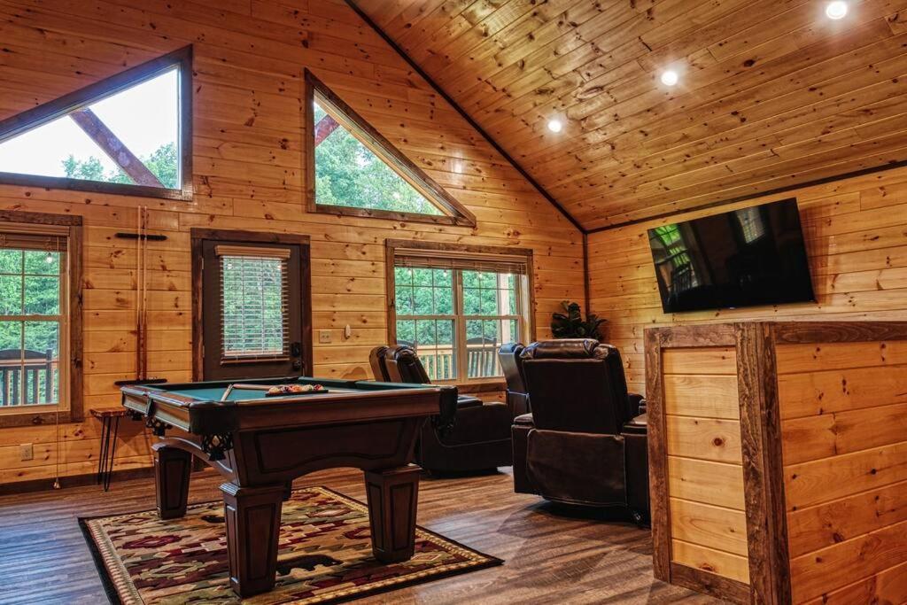 Adventure Retreat/Cabin/Pool+Hot Tub/Game Room+Theater Sevierville Zewnętrze zdjęcie
