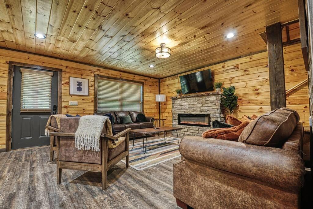 Adventure Retreat/Cabin/Pool+Hot Tub/Game Room+Theater Sevierville Zewnętrze zdjęcie