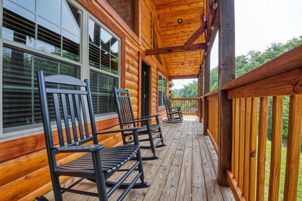 Adventure Retreat/Cabin/Pool+Hot Tub/Game Room+Theater Sevierville Zewnętrze zdjęcie