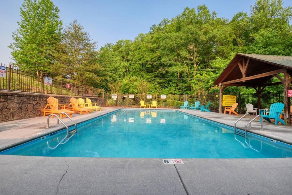 Adventure Retreat/Cabin/Pool+Hot Tub/Game Room+Theater Sevierville Zewnętrze zdjęcie