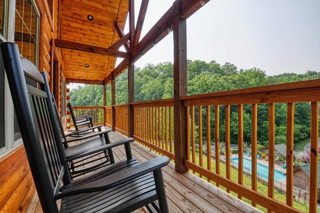 Adventure Retreat/Cabin/Pool+Hot Tub/Game Room+Theater Sevierville Zewnętrze zdjęcie