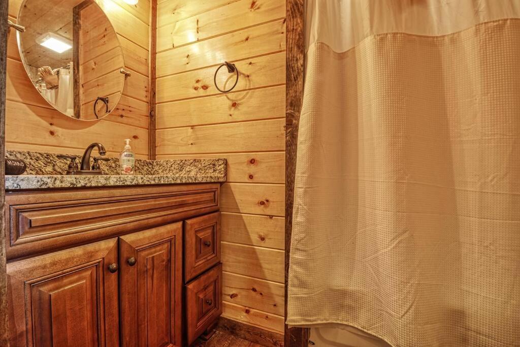 Adventure Retreat/Cabin/Pool+Hot Tub/Game Room+Theater Sevierville Zewnętrze zdjęcie