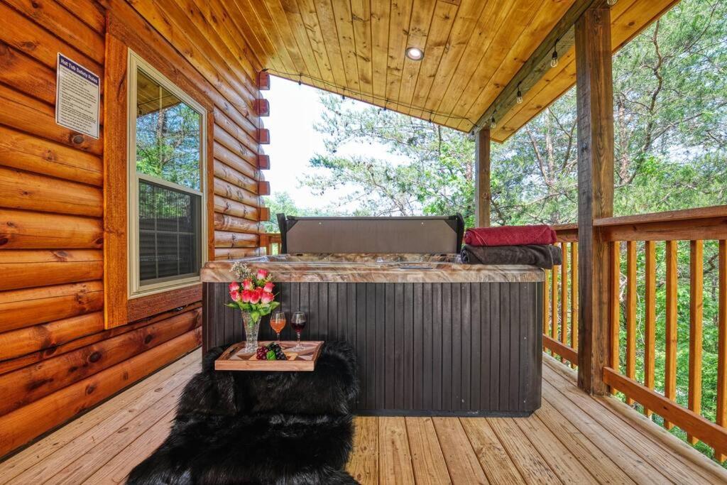 Adventure Retreat/Cabin/Pool+Hot Tub/Game Room+Theater Sevierville Zewnętrze zdjęcie