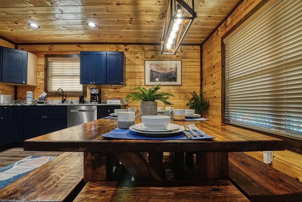 Adventure Retreat/Cabin/Pool+Hot Tub/Game Room+Theater Sevierville Zewnętrze zdjęcie