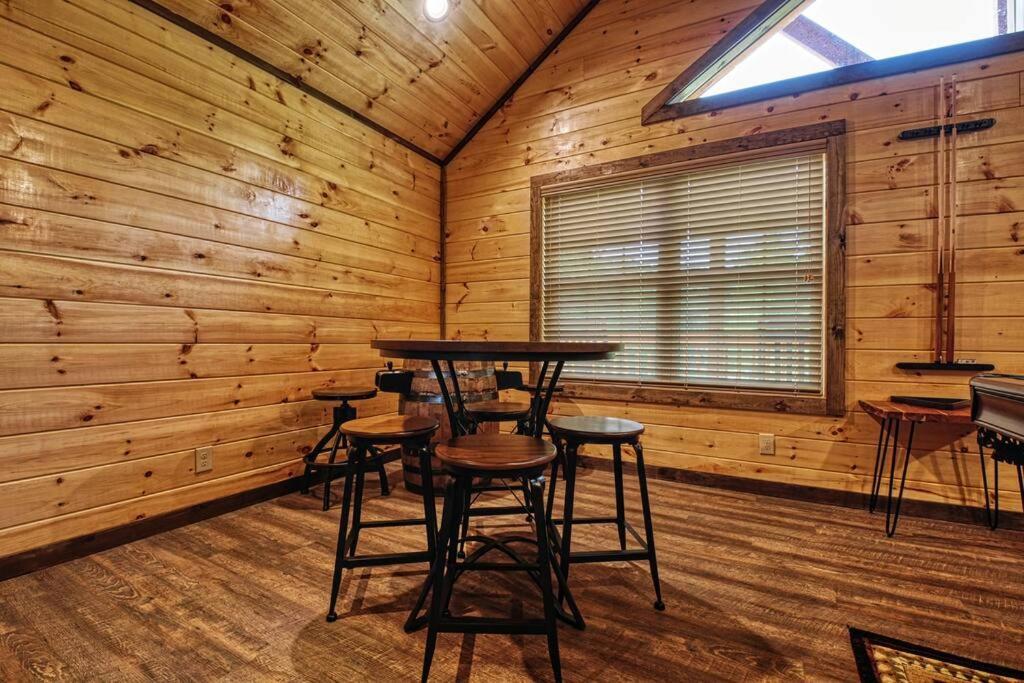 Adventure Retreat/Cabin/Pool+Hot Tub/Game Room+Theater Sevierville Zewnętrze zdjęcie