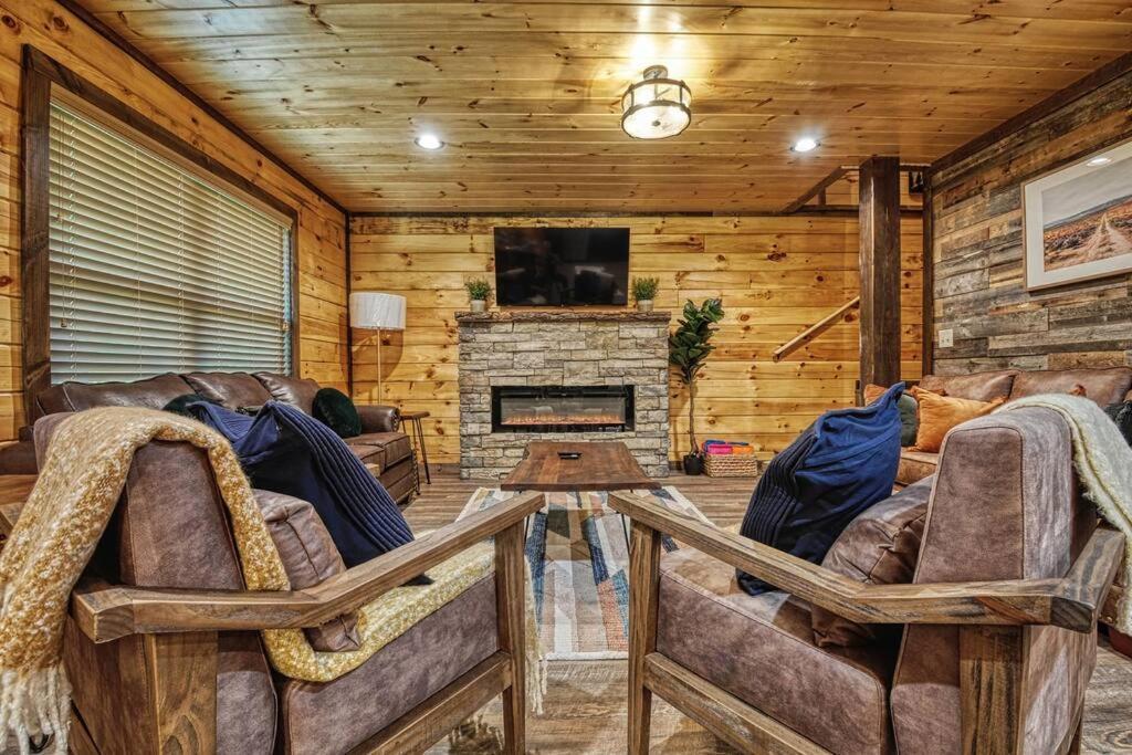 Adventure Retreat/Cabin/Pool+Hot Tub/Game Room+Theater Sevierville Zewnętrze zdjęcie
